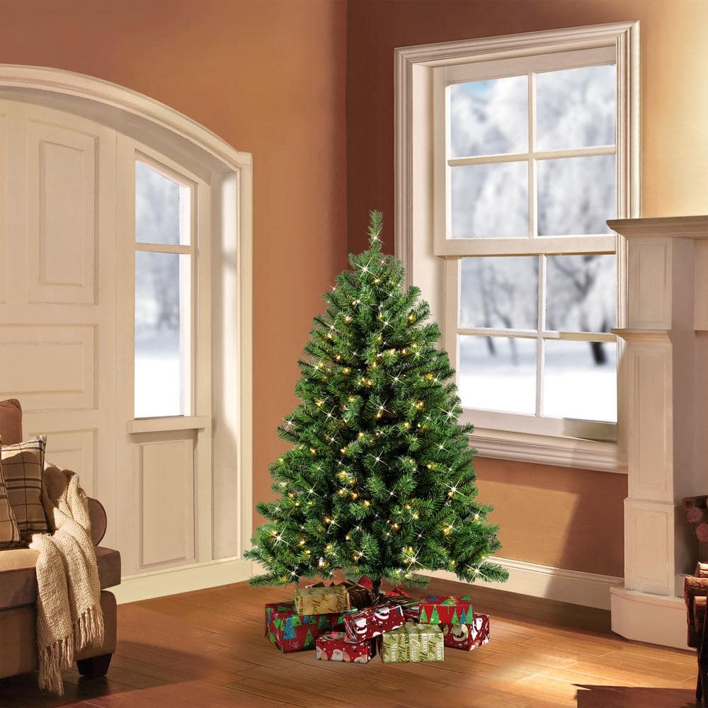 4.5 ft Green Pre-Lit Fir Artificial Christmas Tree