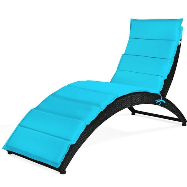 WELLFOR Folding Wicker Outdoor Chaise Lounge Ergonomic Design with Turquoise Removable Cushions