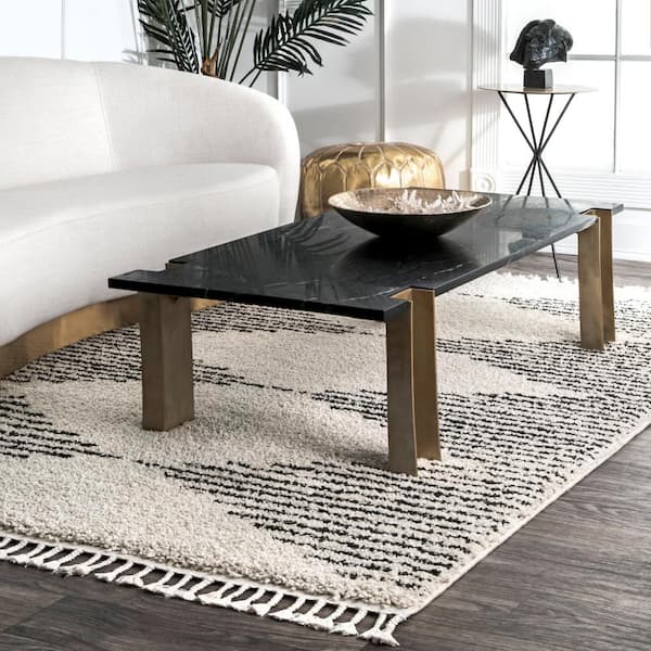 Bria Moroccan Diamond Shag Off-White 5 ft. Square Rug
