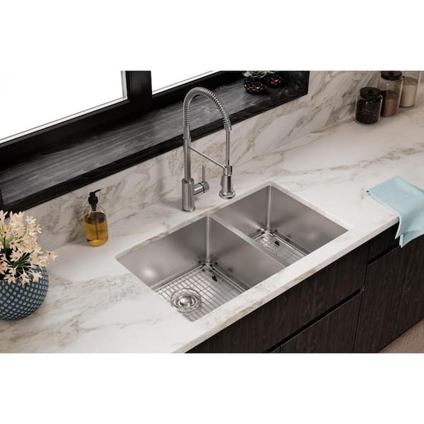 Crosstown 32 in. Undermount Offset 60/40 Double Bowl 18-Gauge Stainless Steel Kitchen Sink Kit w/ Accessories