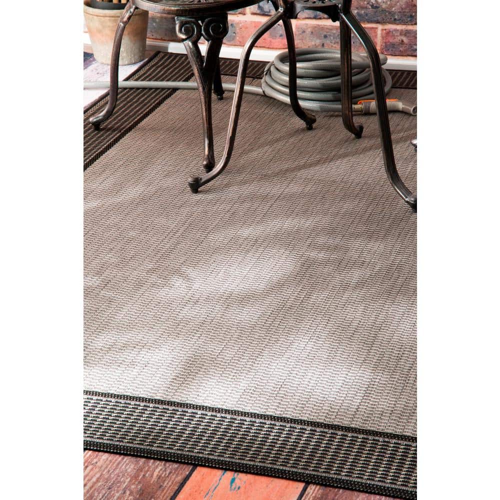 Handmade Gray Synthetic 6' x 9' Easy-Care Area Rug