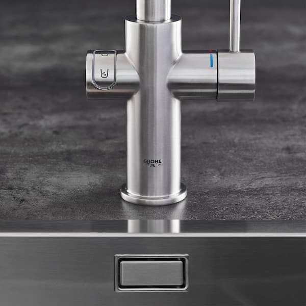 GROHE Blue Professional Starter Kit Single-Handle Beverage Faucet with  Pull-Out Spray in SuperSteel Infinity 31608DC2 - The Home Depot