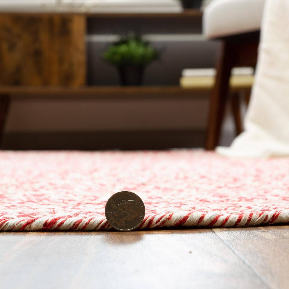 Handmade Red and White Braided Oval Cotton Rug 3' x 5'