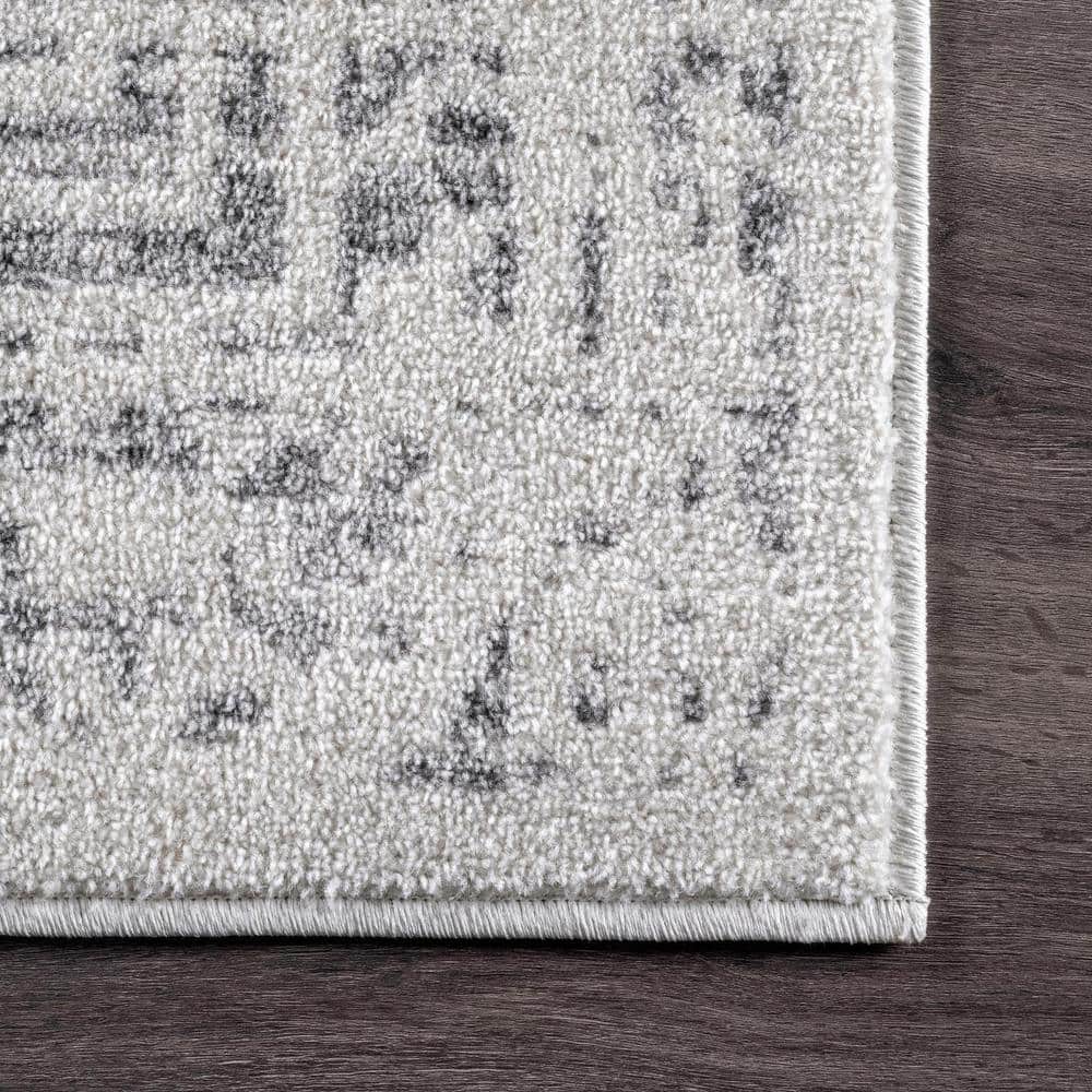 Reversible Rectangular Gray Synthetic 4' x 6' Easy-Care Rug