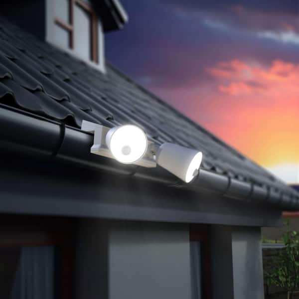 KODA 1200-Lumen Solar White Motion Sensing Dusk to Dawn Integrated