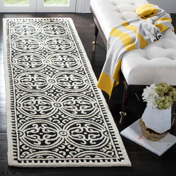 Cambridge Black/Ivory 3 ft. x 20 ft. Geometric Medallion Runner Rug