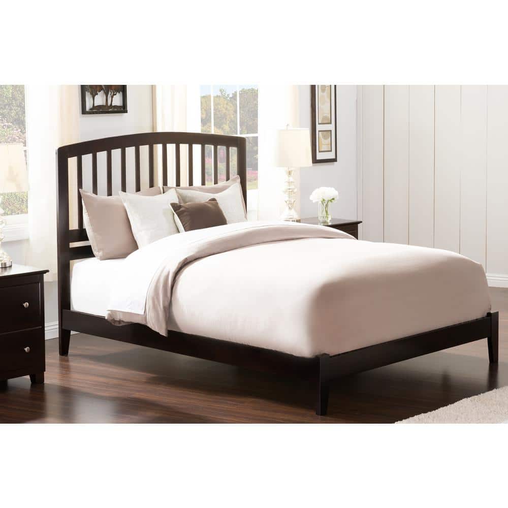 Richmond Traditional Queen Bed with Mission-Style Headboard in Stained Wood