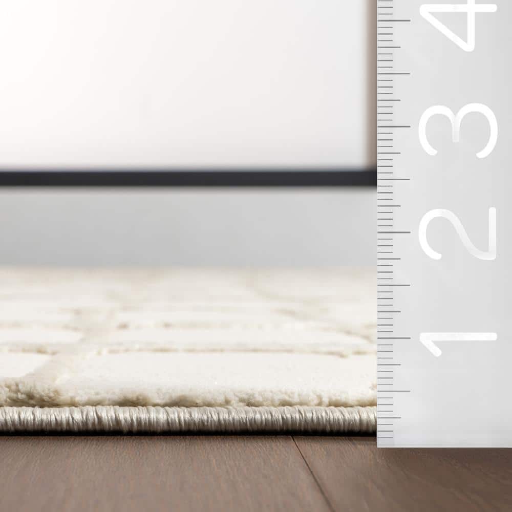 Eunice 2' x 3' Off-White Geometric Washable Area Rug