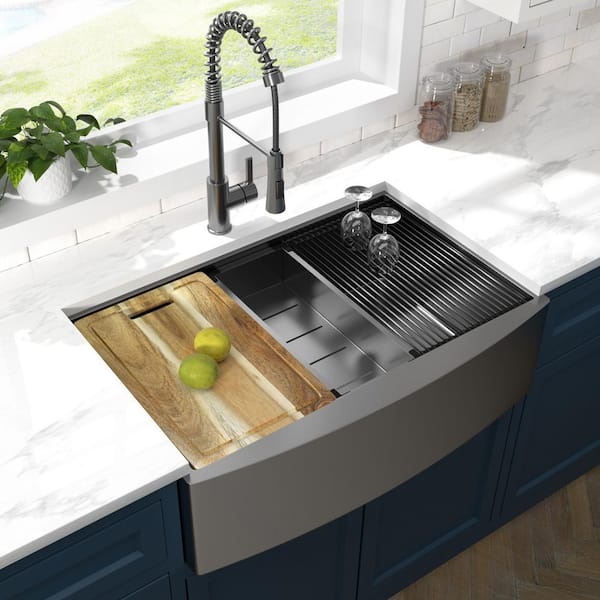 33 in. Farmhouse/Apron-Front Double Bowl 18 Gauge Gunmetal Black Stainless Steel Workstation Kitchen Sink with Faucet