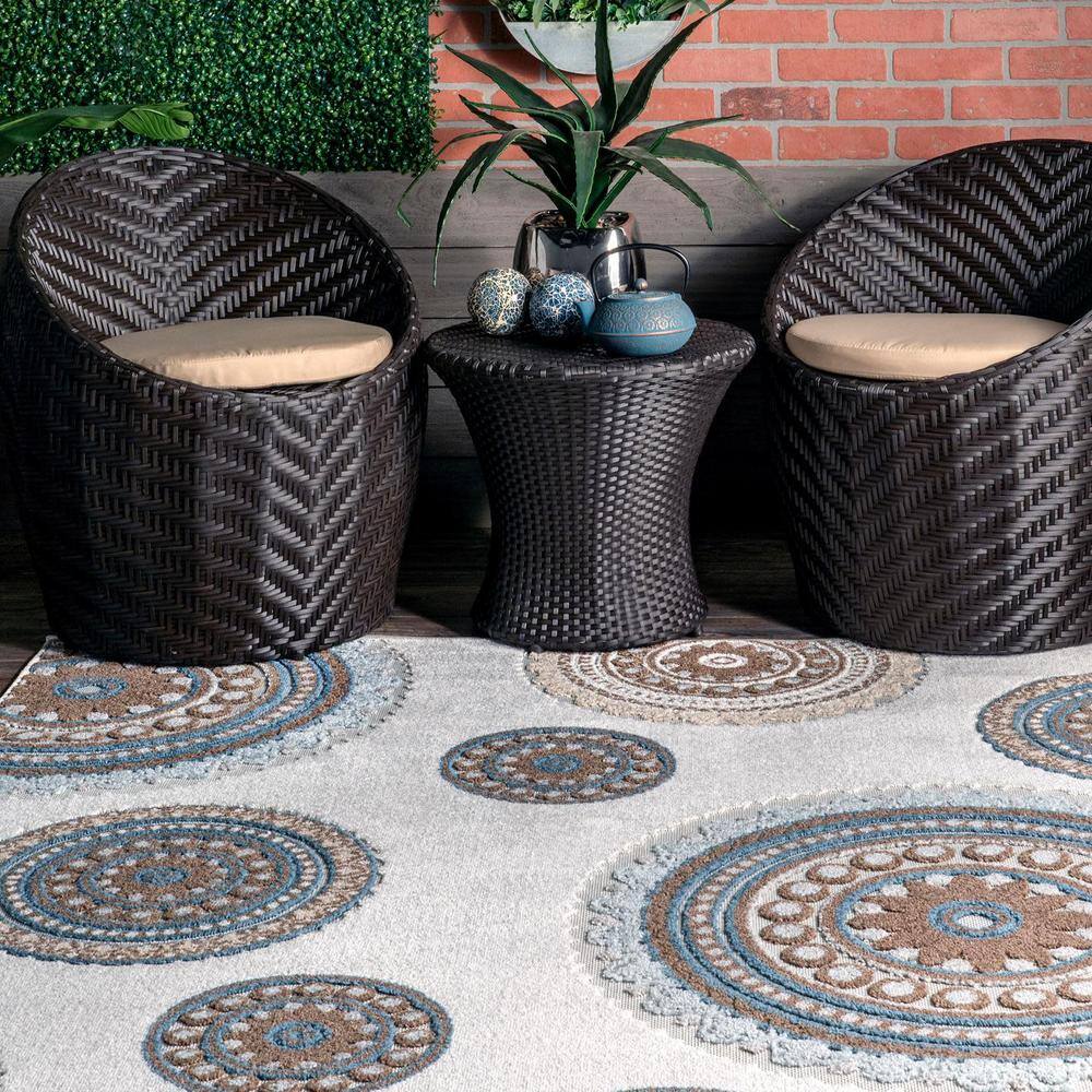 Beige Geometric Indoor/Outdoor Stain-Resistant Area Rug