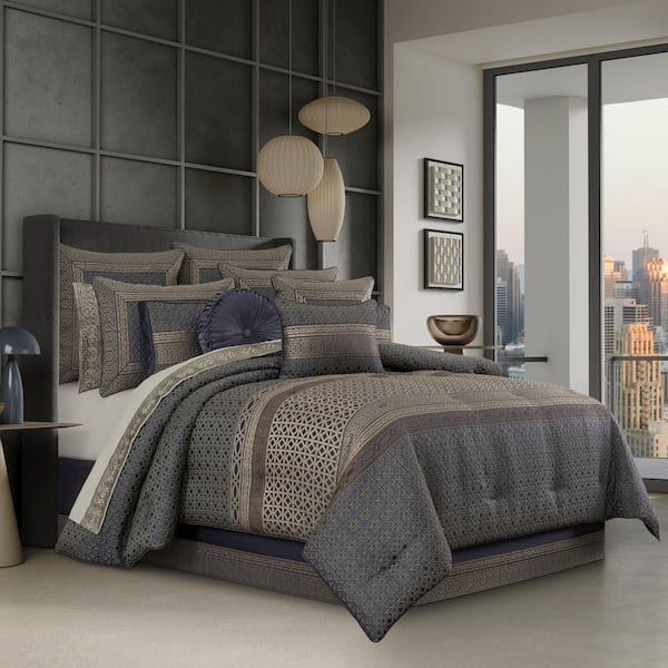 Avelyn Slate Polyester Queen 4-Pieces Comforter Set