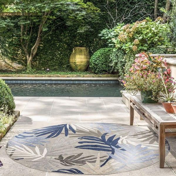 Oasis Floral Blue 5 ft. x 5 ft. Round Indoor/Outdoor Area Rug