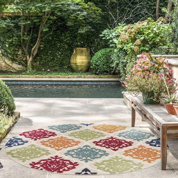 Oasis Medallion Multi-Color 5 ft. Round Indoor/Outdoor Area Rug