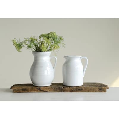 BEE & WILLOW Milbrook Large 60 Fl. Oz. Stoneware Serving Pitcher in  Off-White 985121033M - The Home Depot