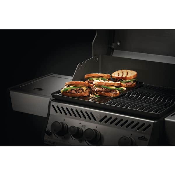 2-Sided Porcelain-Enameled Cast Iron Griddle for All Rogue and Freestyle Model Grills