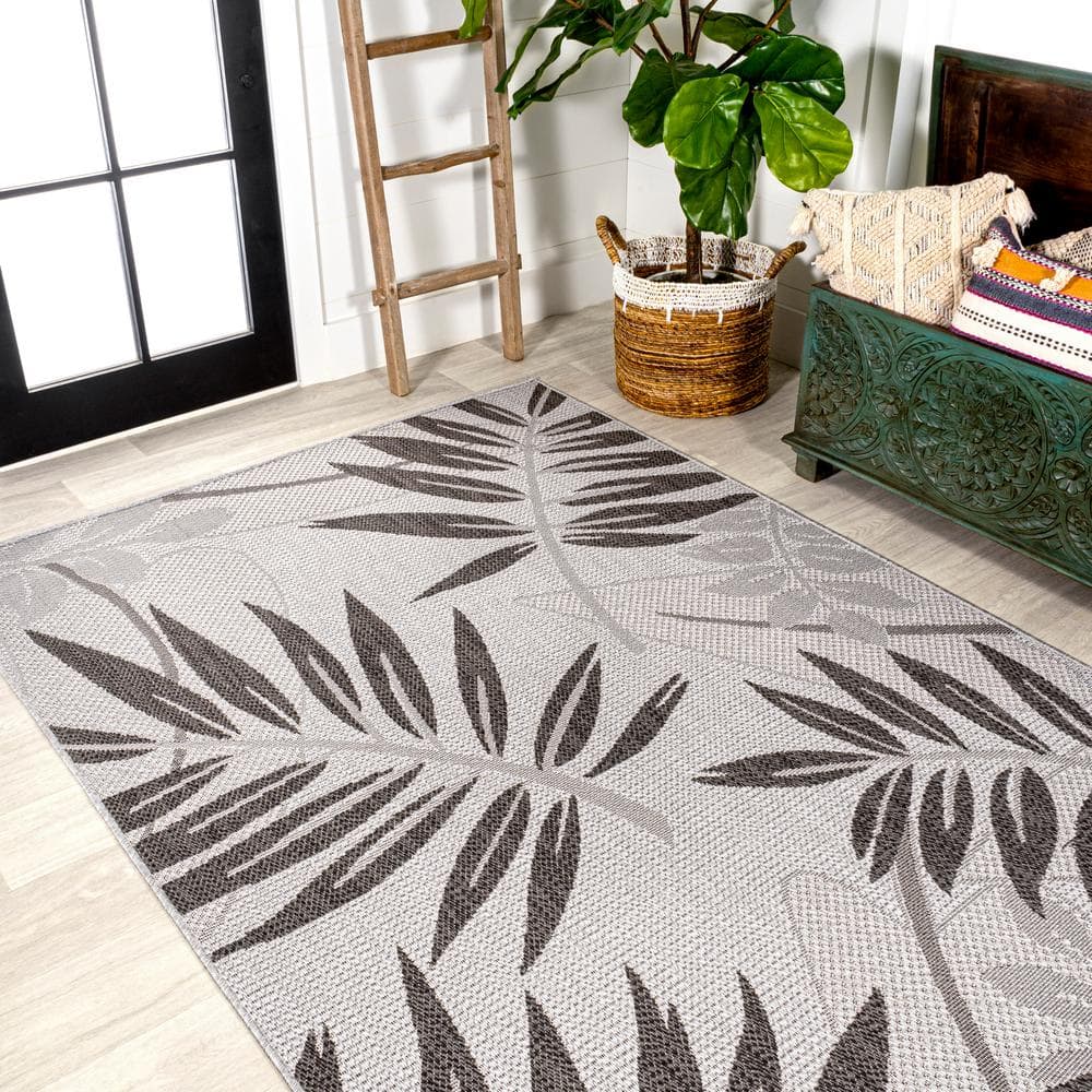 Gray/Black Floral Synthetic Reversible Rectangular Area Rug 5x8 Feet