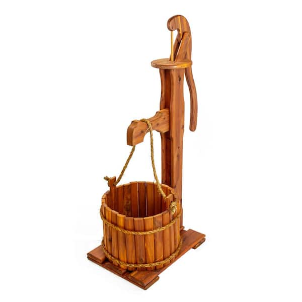 American Furniture Classics Amish Collection Large Eastern Cedar Old Fashioned Pump Planter