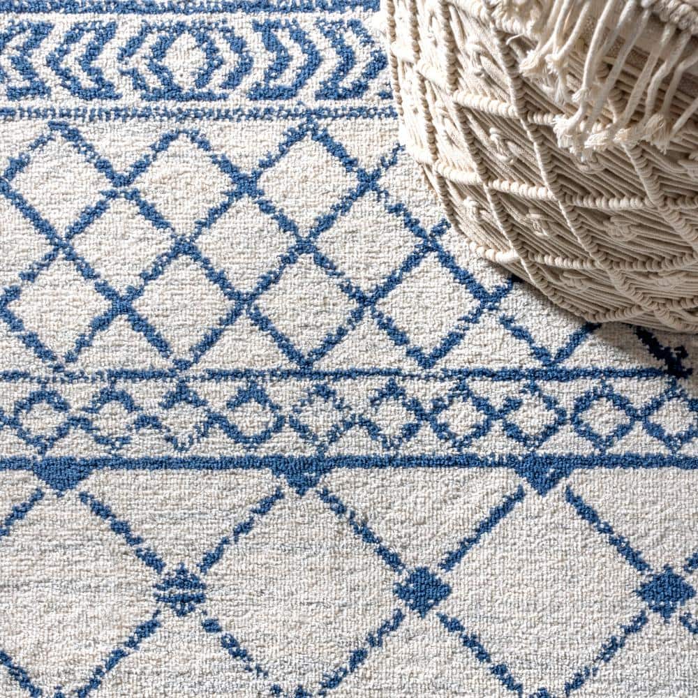 Moroccan Blue and Cream Synthetic 3' x 5' Area Rug