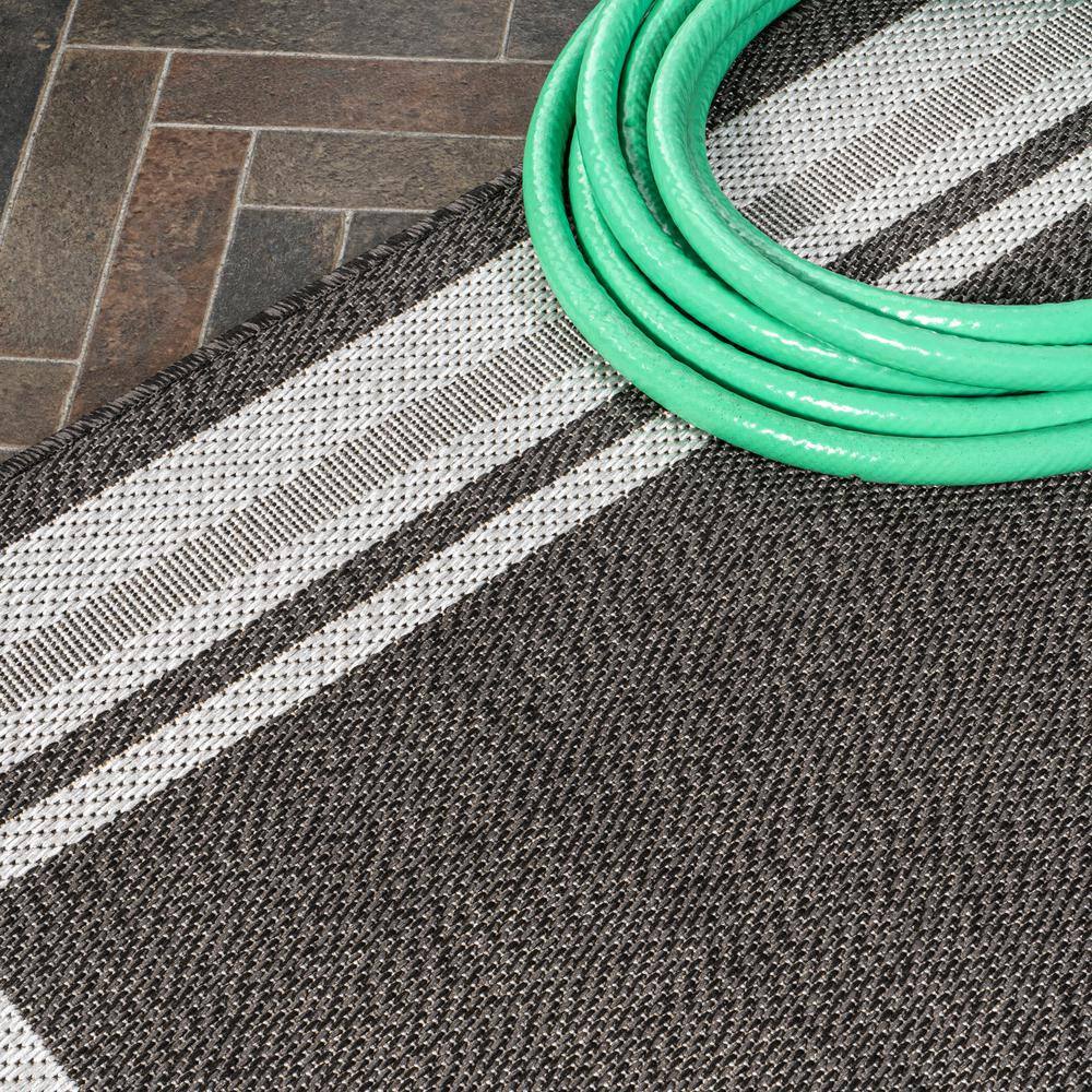Modern Black and Cream Stripe Synthetic 5x8 Indoor/Outdoor Rug