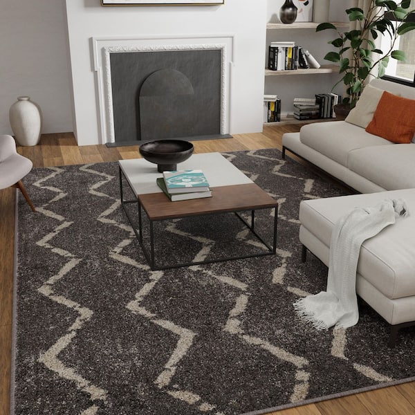 Beni Mini White Shag Rug with Black Diamond Pattern - 3'2 x 3'4