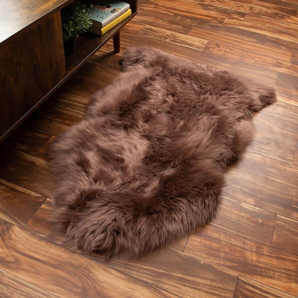 Genuine New Zealand Sheepskin Pelt 2 x 3 ft. Rose qt. Area Rug