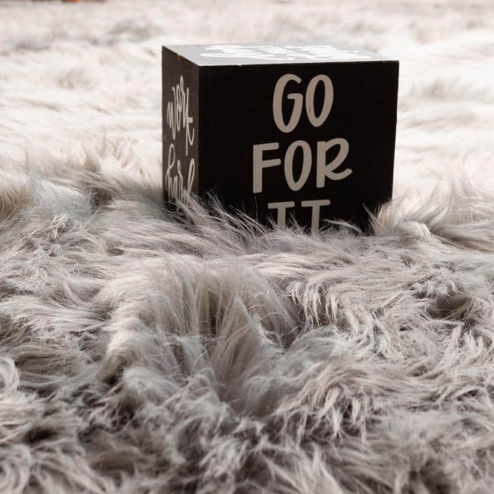 Gray Faux Sheepskin Fur Shag Area Rug 3' x 5'