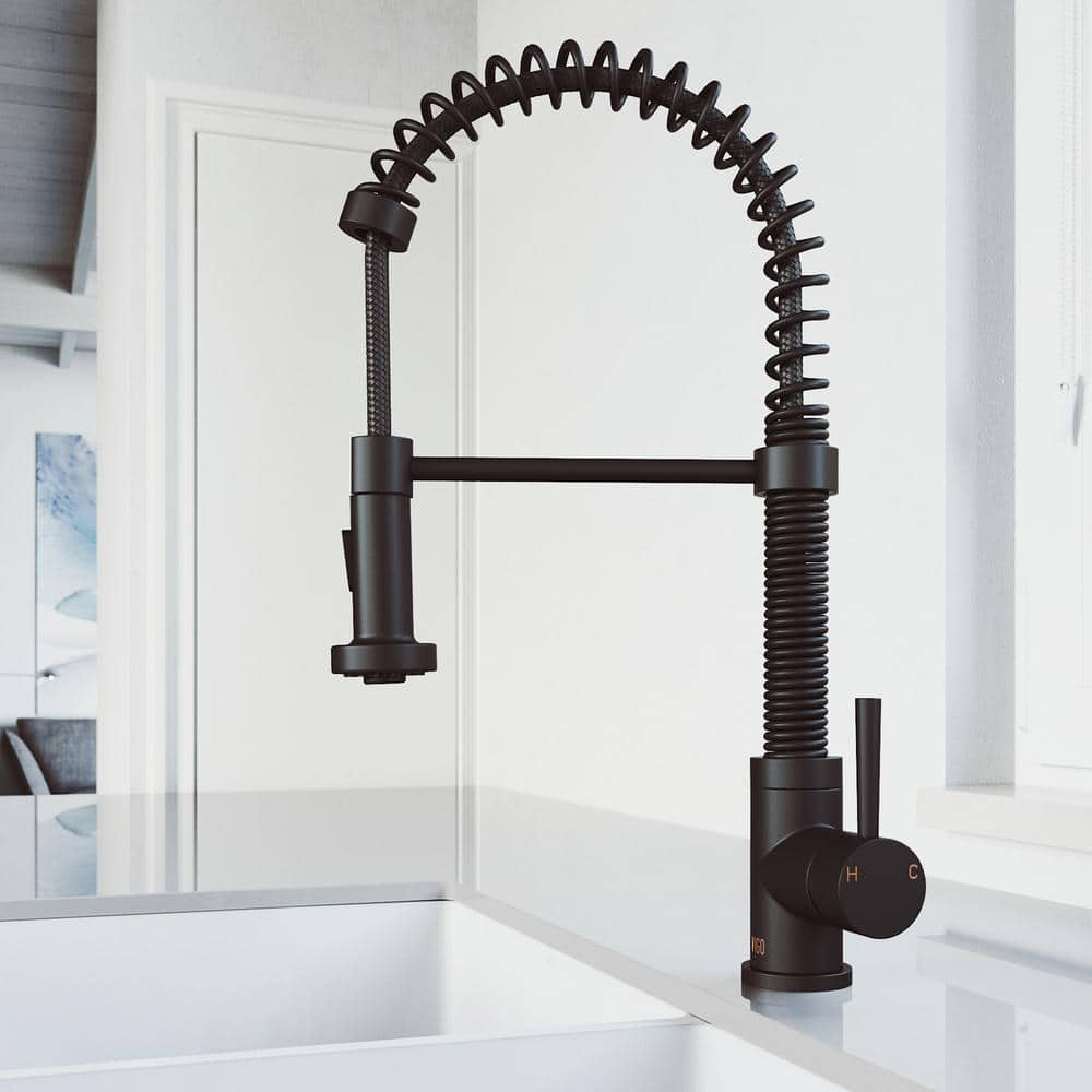 https://images.thdstatic.com/productImages/ee0ce499-039e-4d77-b28a-a234442ba9eb/svn/matte-black-vigo-pull-down-kitchen-faucets-vg02001mb-64_1000.jpg