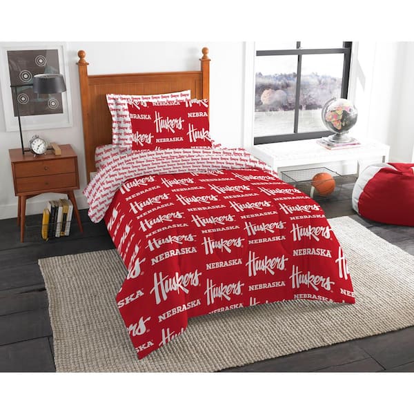 THE NORTHWEST GROUP NCAA Multi-Color Rotary Nebraska 5-Pieces Twin Bed in Bag Set