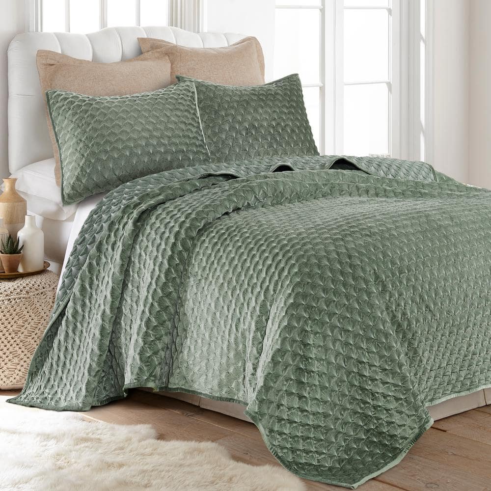 - Merano Quilt - King - Quilted Velvet - Seafoam Green - Quilt Size 106x92in. - Polyester Velvet