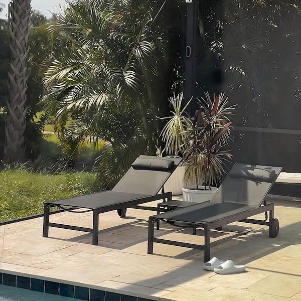 Black Frame Lounge of 3-Pieces Aluminum Outdoor Chaise Lounge with Cushion, Gray