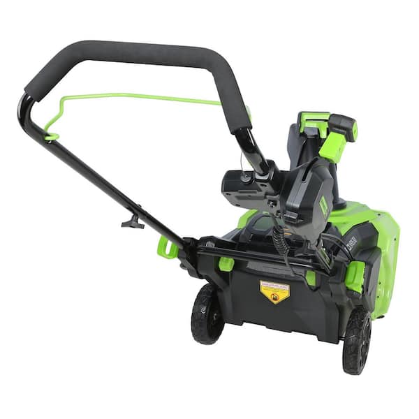 Greenworks Pro 22 in. 60-Volt Battery Single-Stage Cordless Snow Blower with (2) 5.0 Ah Batteries and Dual Port Charger 2608802