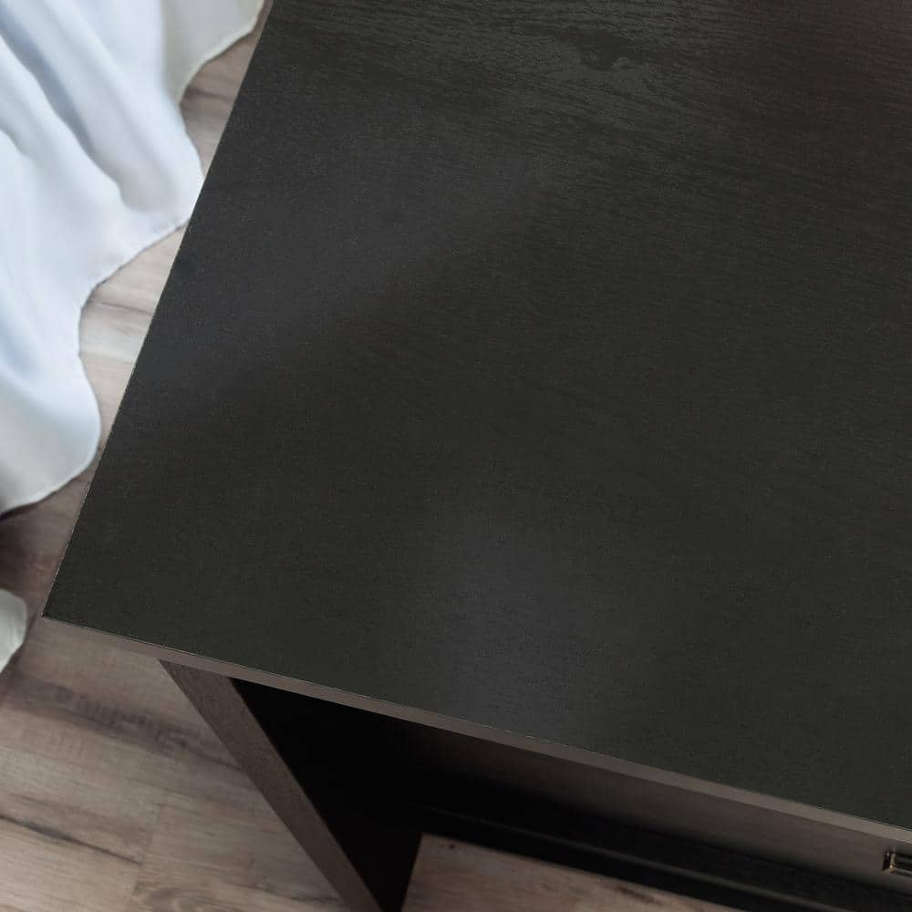 Raven Oak Country-Style Engineered Wood 1-Drawer Nightstand