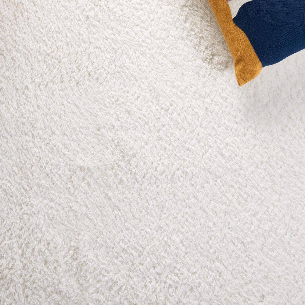 August 3' x 5' White Synthetic Shag Area Rug
