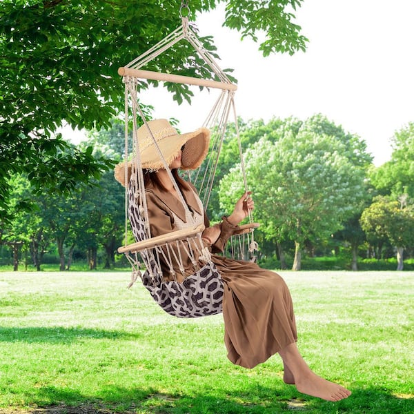 2.5 ft. Hammock Chair with Wooden Armrests in Grey/White Geometric