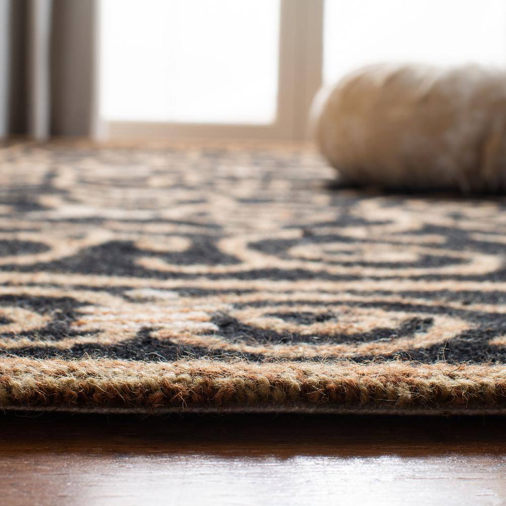 Chelsea Black and Beige Hand-Hooked Round Wool Area Rug