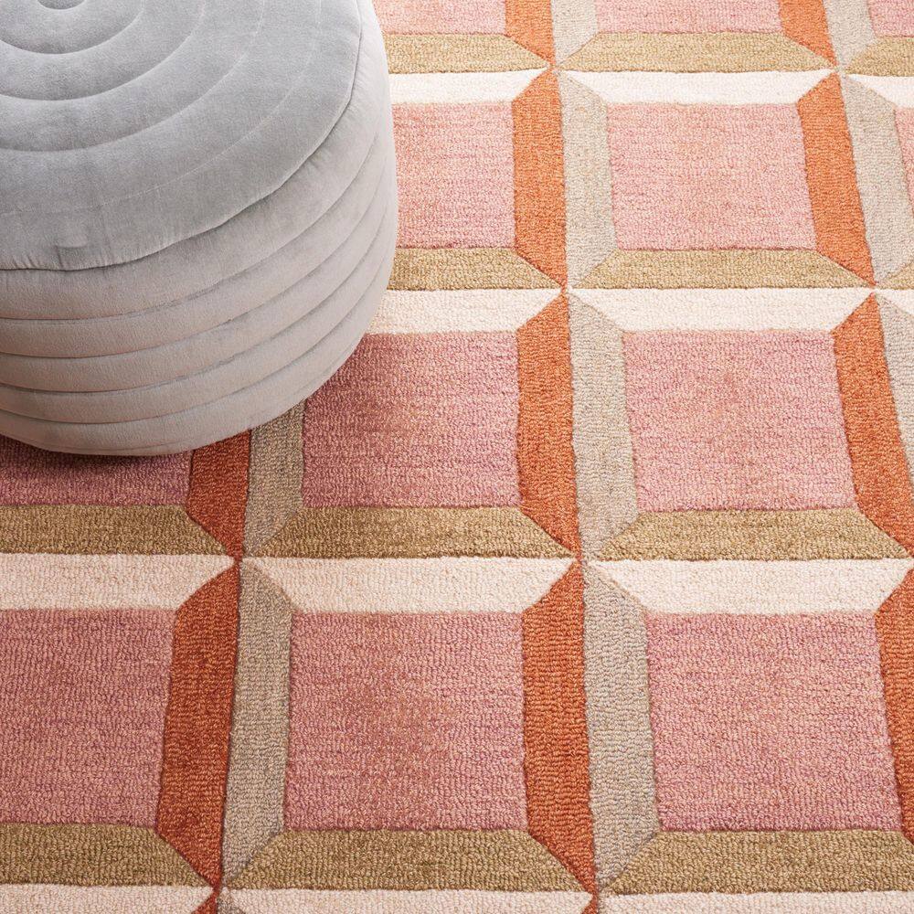 Handmade Pink and Beige Geometric Wool Area Rug, 5' x 8'