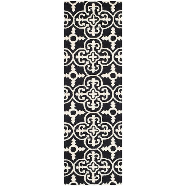 SAFAVIEH Cambridge Black/Ivory 3 ft. x 10 ft. Medallion Geometric Runner Rug