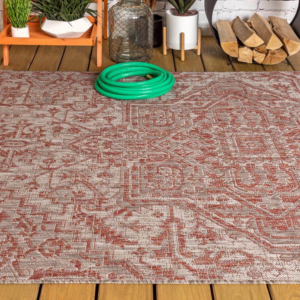 Estrella Red and Taupe Medallion Synthetic Indoor/Outdoor Area Rug