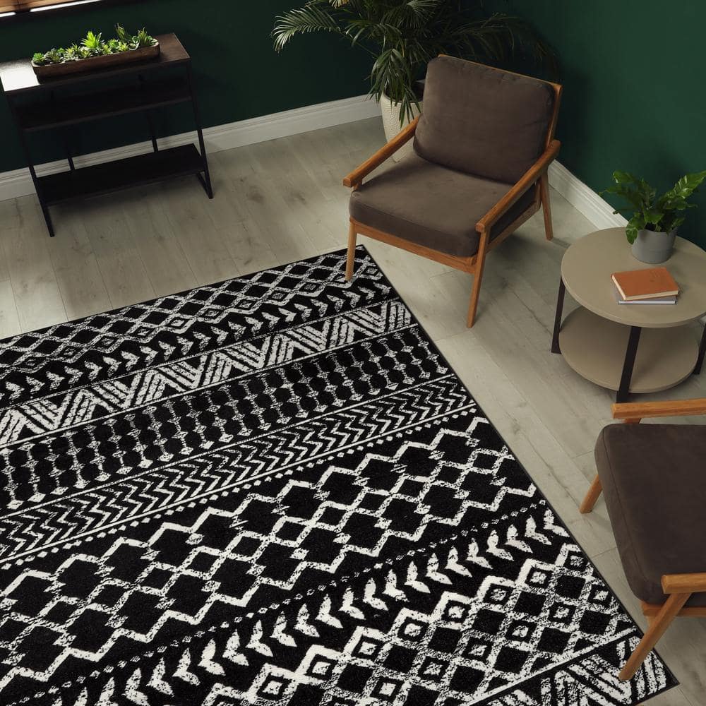 Camilson Black and White Geometric 8' x 10' Synthetic Area Rug