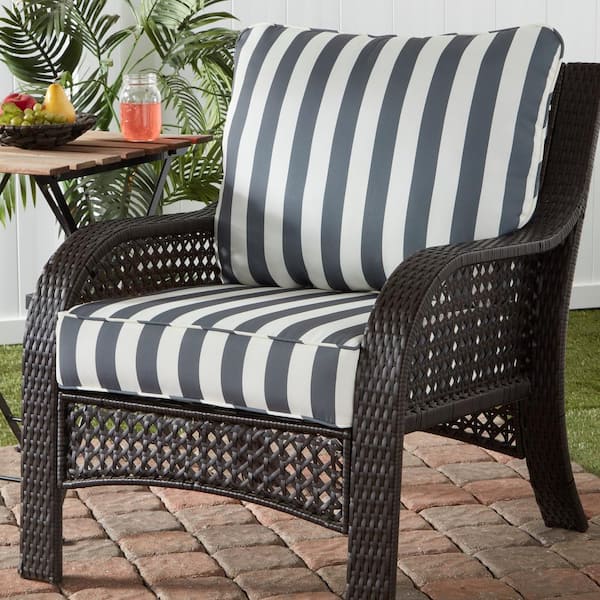 Grey patio chair discount cushions