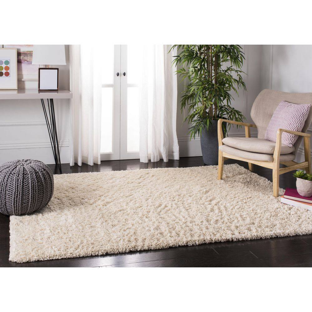 Cream 4' x 6' Plush Shag Area Rug