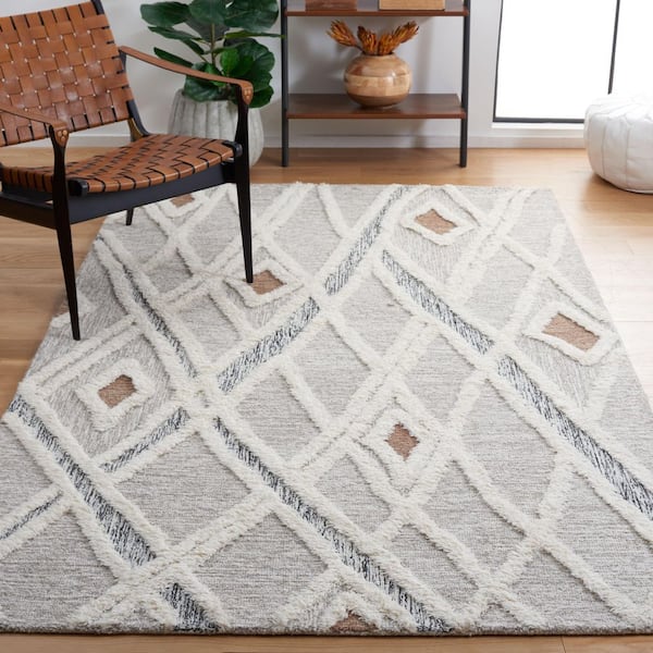Casablanca 2 ft. x 3 ft. Gray/Ivory Abstract High-Low Wavy Area Rug