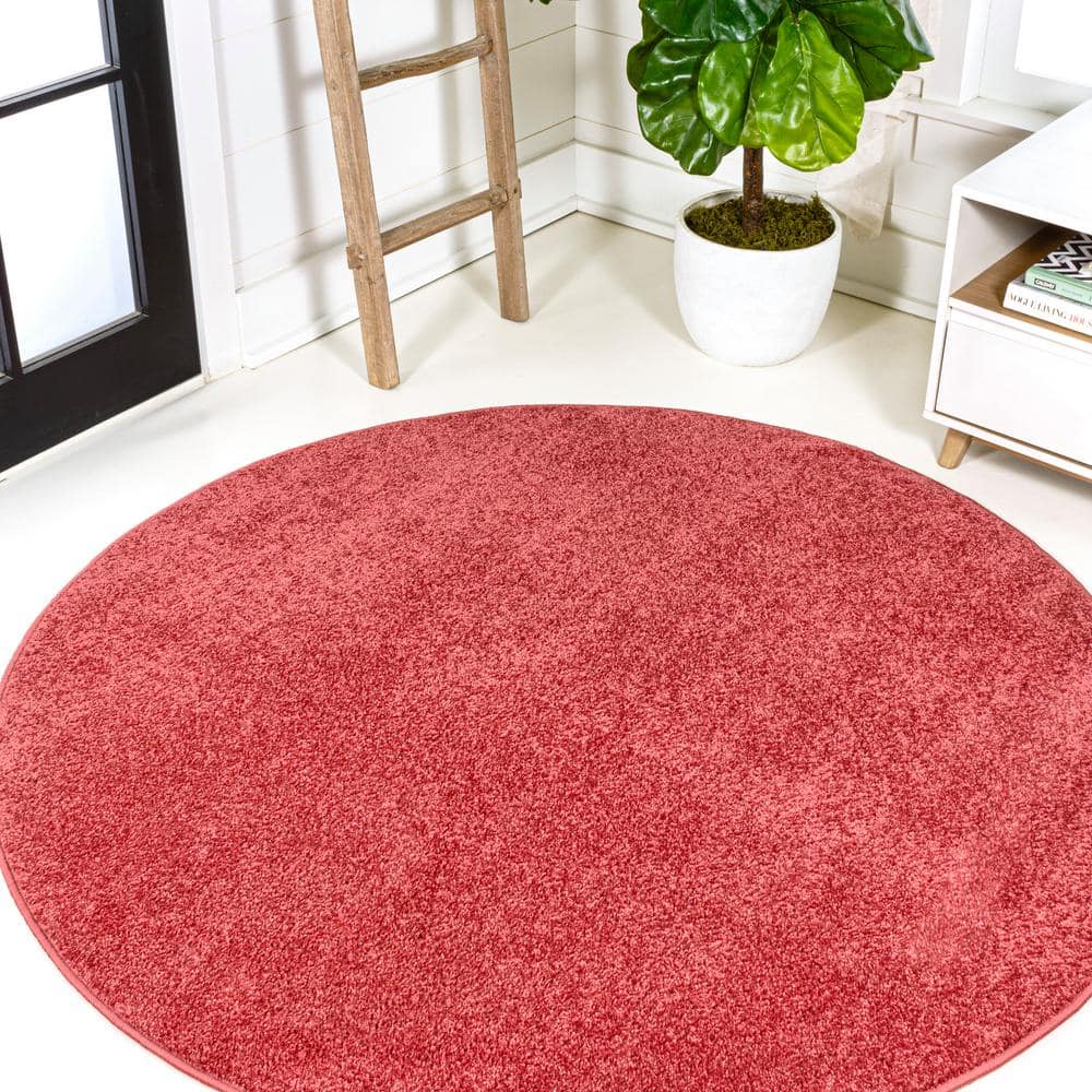 JONATHAN Y Haze Solid Low-Pile Red 5 ft. Round Area Rug