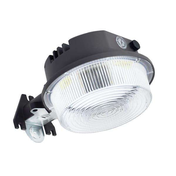 KOAOEIRS 150-Watt Equivalence 4000 Lumen 120° Bronze LED Barn Light with Dusk to Dawn Photocell Integrated LED Flood Light