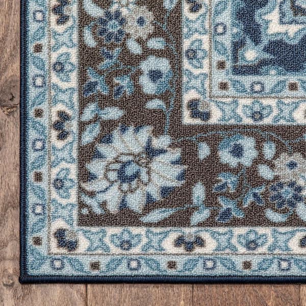 https://images.thdstatic.com/productImages/eef5fe35-61a5-4a66-94a2-b9ae09938c7d/svn/blue-well-woven-area-rugs-kc-174-2-44_600.jpg