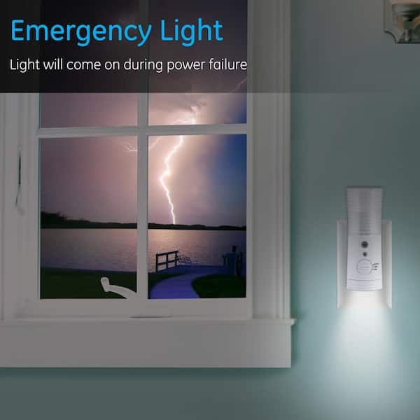 4-in-1 LED Night Light Emergency Backup Light, Motion Sensor, Dusk-to-Dawn  Sensor, Rechargeable Battery Operated 5000K Daylight White, LED Flash Light