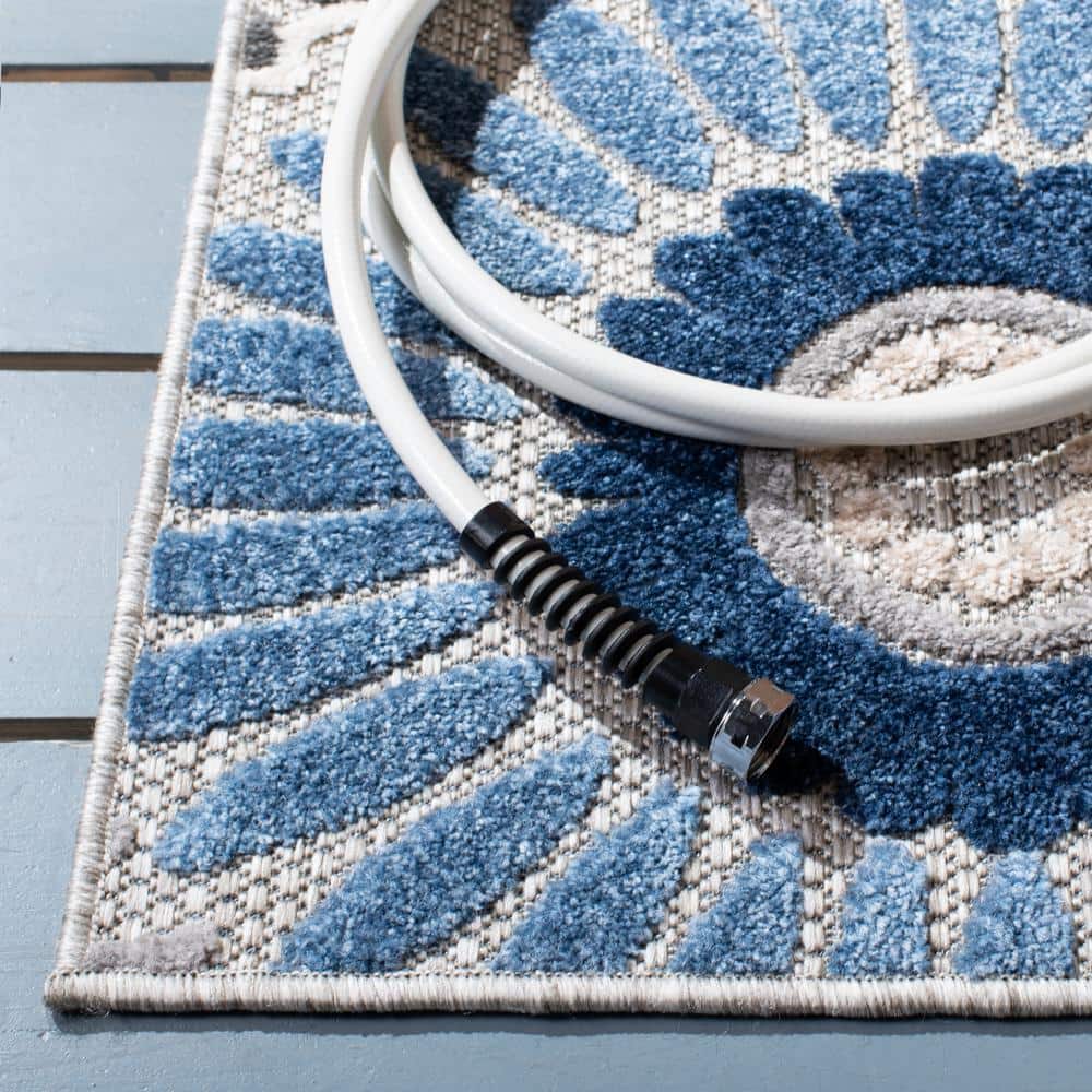 Grey and Blue Floral Synthetic Rectangular Area Rug, 4'5" x 6'5"