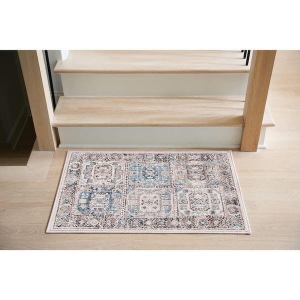 Magic Traditional Blue and Cream 2 ft. x 3 ft. Oriental Indoor Area Rug