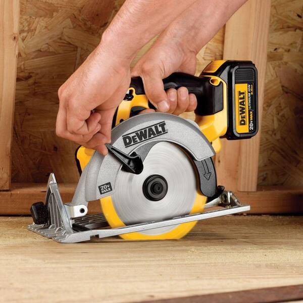 DEWALT 20 Volt Max Lithium Ion Cordless 6.5 in. Sidewinder Style