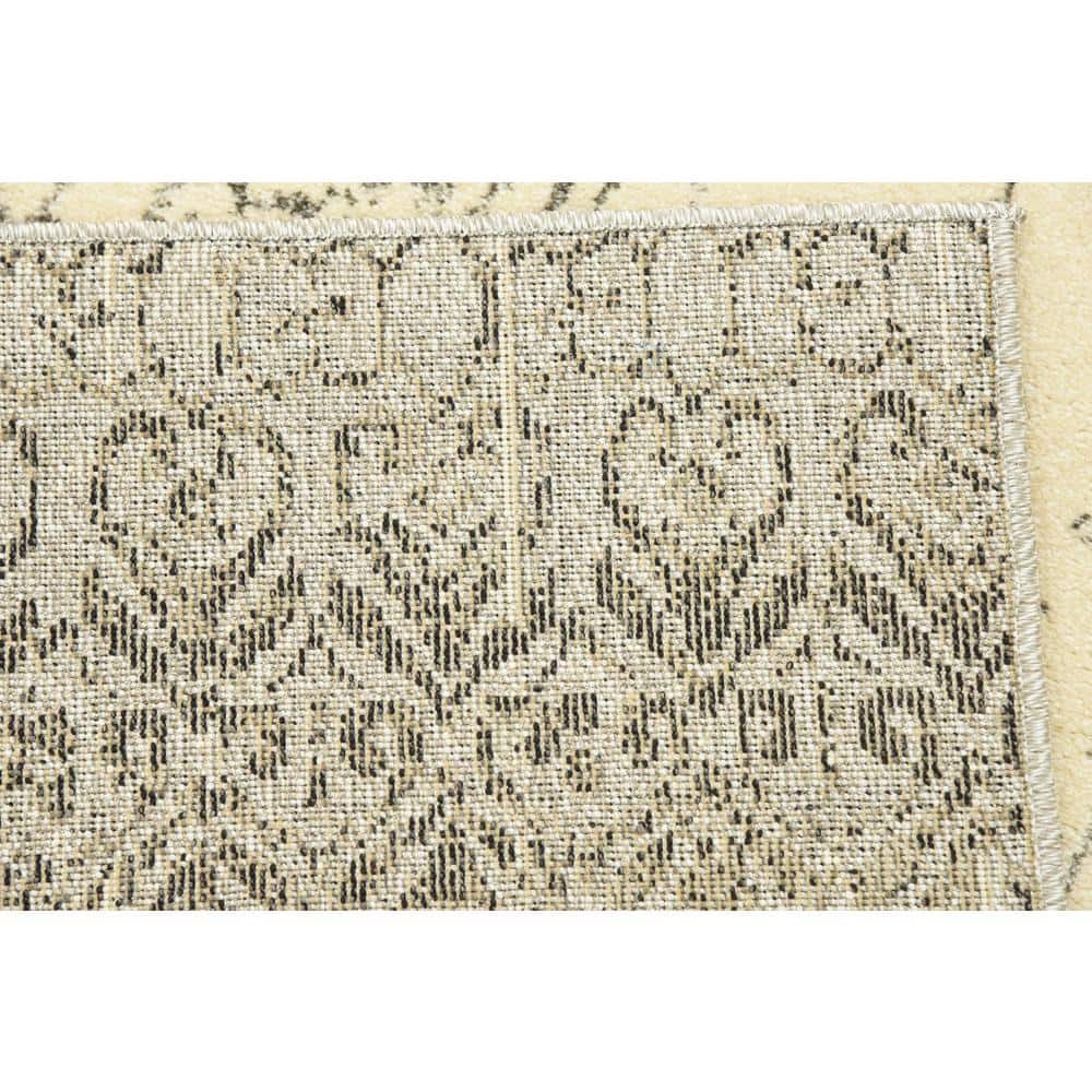Gray Tufted Synthetic Reversible 4' x 6' Rectangular Rug